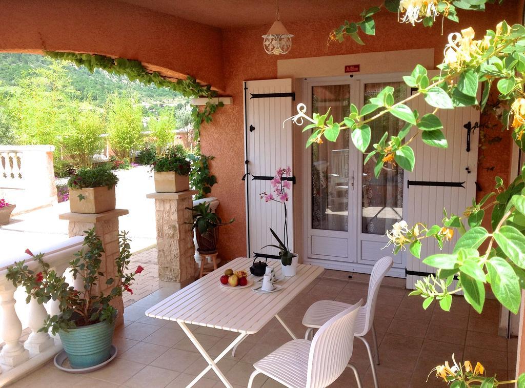 Chambres D'Hotes Les Noisetiers Digne-les-Bains Room photo
